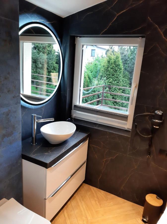 Apartament Willa Pod Sosnami Zator Przeciszow Buitenkant foto