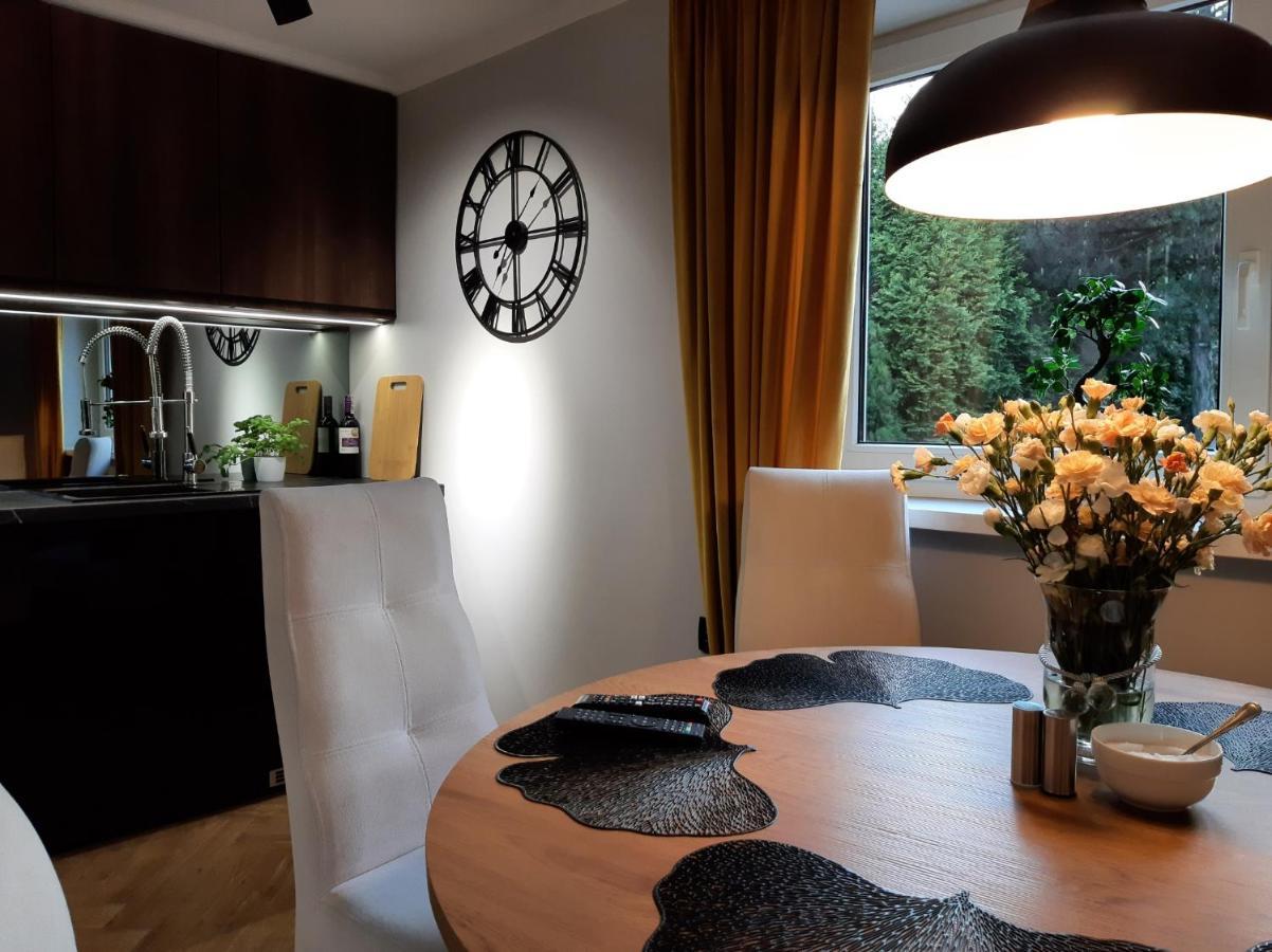 Apartament Willa Pod Sosnami Zator Przeciszow Buitenkant foto