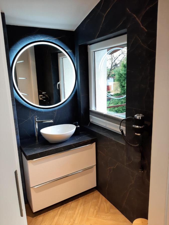 Apartament Willa Pod Sosnami Zator Przeciszow Buitenkant foto