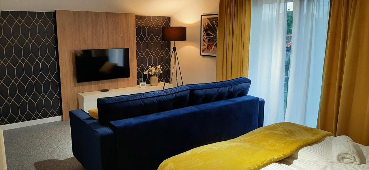 Apartament Willa Pod Sosnami Zator Przeciszow Buitenkant foto