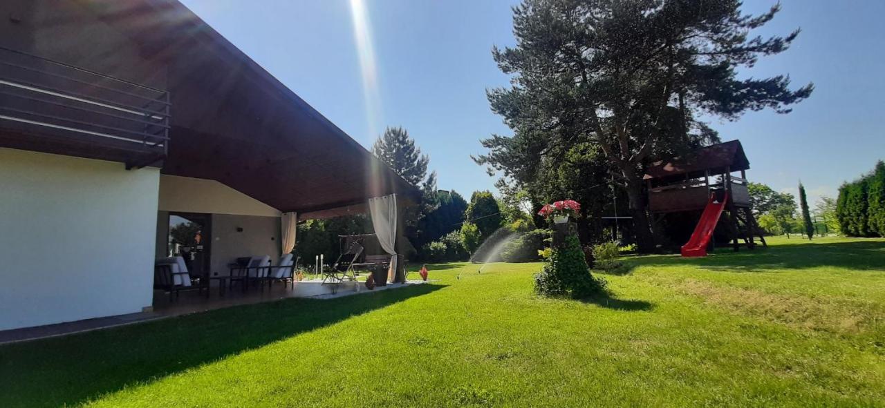 Apartament Willa Pod Sosnami Zator Przeciszow Buitenkant foto